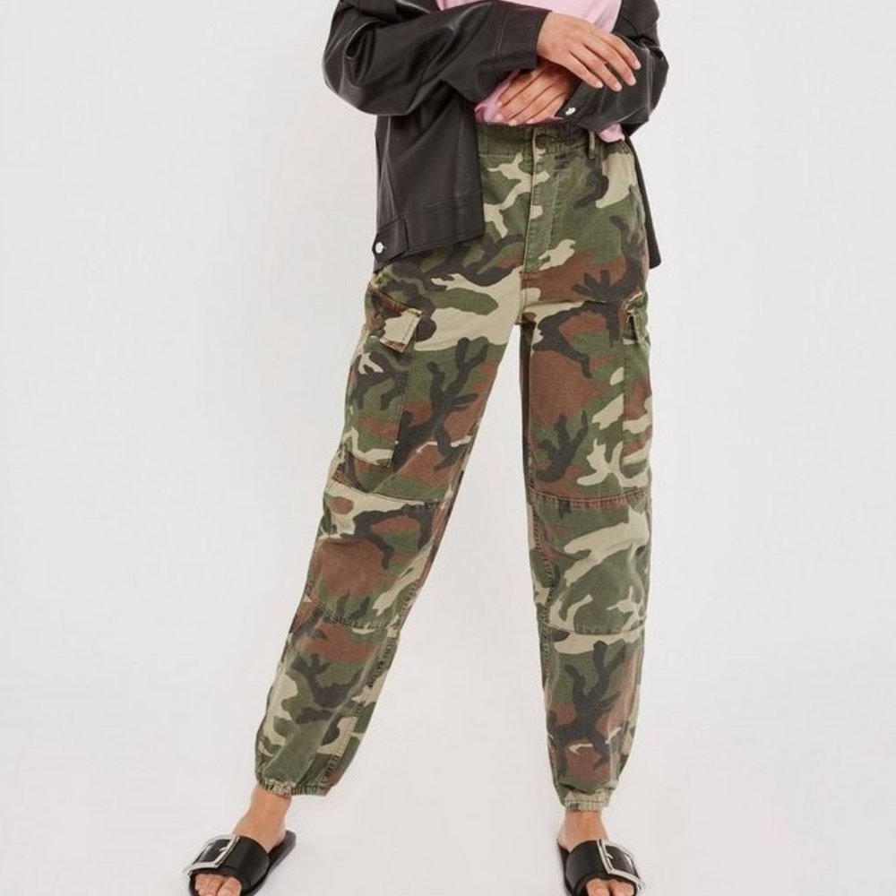 TOPSHOP Army Green Combat Camo Cargo Pants